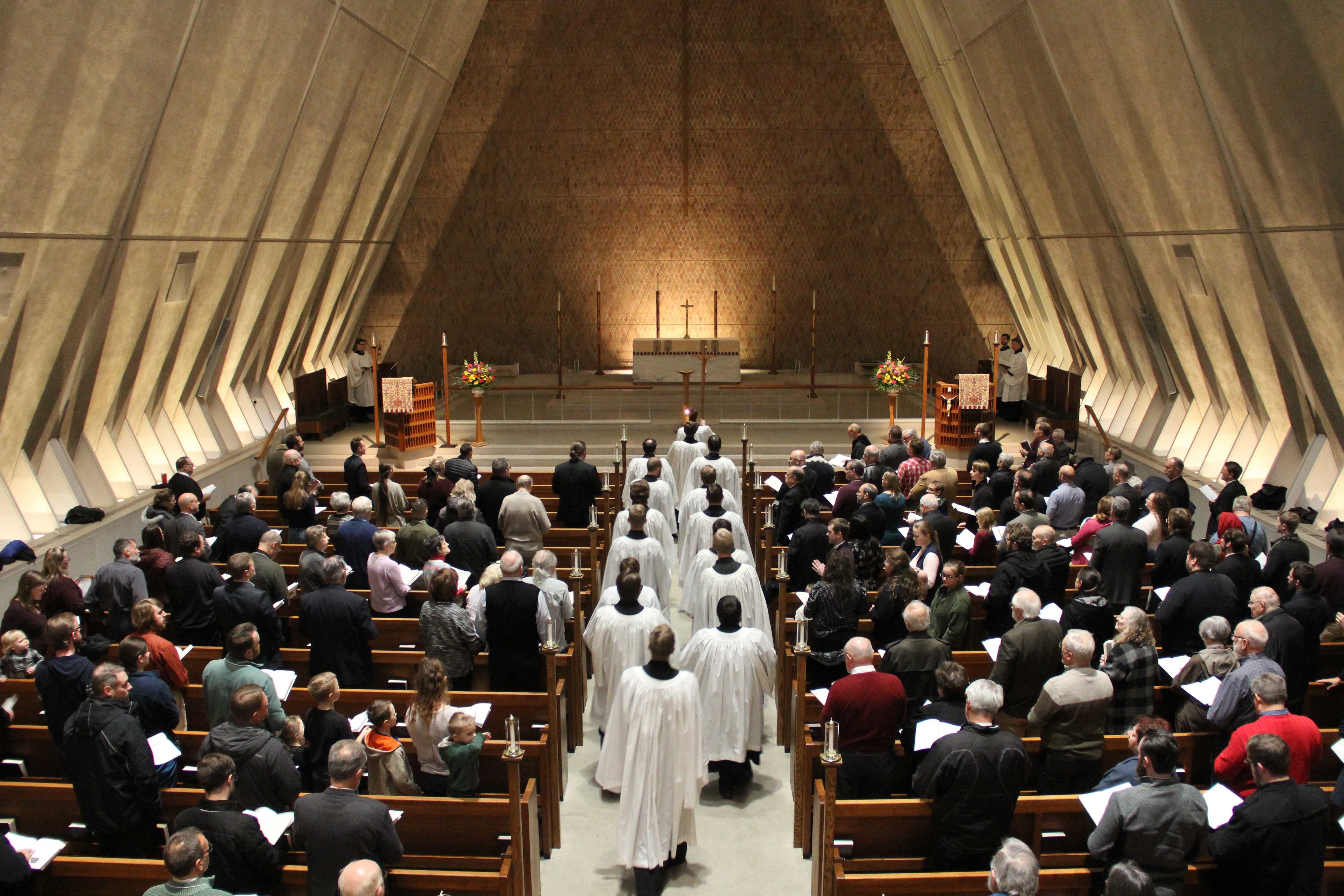 kramerchapel_kantoreiprocession_congregation_people_eveningvespers_01182023_0448f